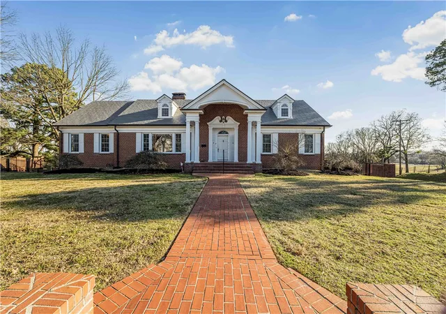 1st image of 8 Free Ferry Heights, Fort Smith, AR 72903 | MLS# 1338395