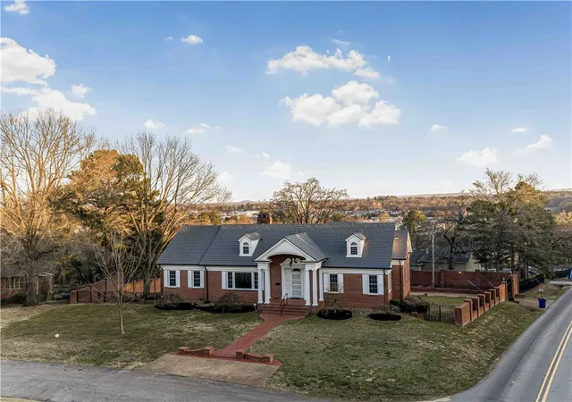 2nd image of 8 Free Ferry Heights, Fort Smith, AR 72903 | MLS# 1338395