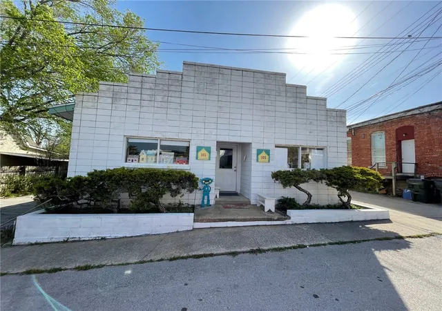 1st image of 105 Hubbert St, Berryville, AR 72616 | MLS# 1338622