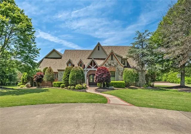 Photo 3 of Mansion for sale at 11091 Timarron Dr, Bentonville, AR 72712 | MLS# 1338596 | Listing updated on 2026-08-27