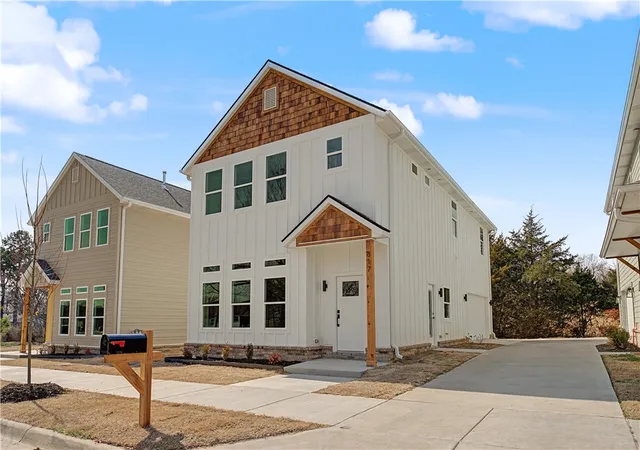 1st image of 817 S Jagger Ln, Fayetteville, AR 72701 | MLS# 1338322