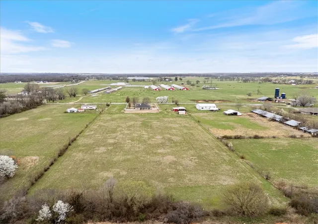 35th image of 954 Nw Main St, Gentry, AR 72734 | MLS# 1338570