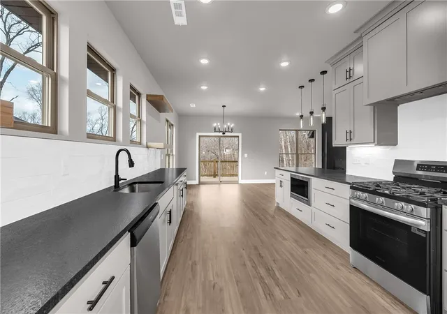3rd image of 10 York Dr, Bella Vista, AR 72714 | MLS# 1337119