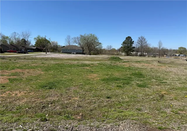 2nd image of 104 W Houston St, Lavaca, AR 72941 | MLS# 1338763