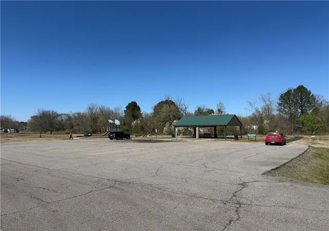4th image of 104 W Houston St, Lavaca, AR 72941 | MLS# 1338763