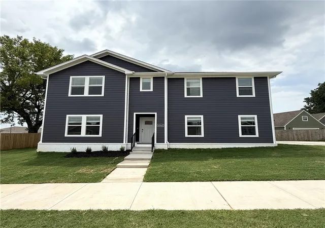1st image of 500 Kellyann St, Prairie Grove, AR 72753 | MLS# 1333728