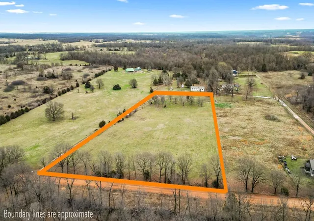 2nd image of 10912 Jaybird Rd, Gravette, AR 72736 | MLS# 1338654