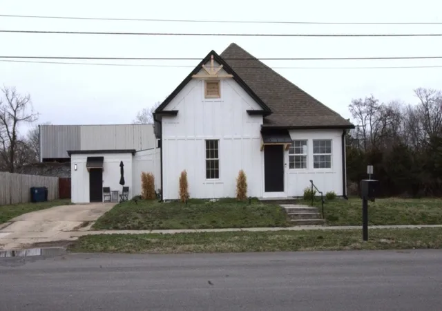 1st image of 302 S Mckinley Ave, Joplin, MO 64801 | MLS# 1338944