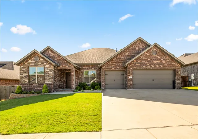 Homes for sale in Cave Springs, AR | 1301 Hickory St, Cave Springs, AR 72718 | MLS# 1338778