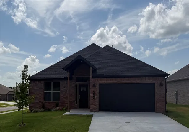 Homes for sale in Siloam Springs, AR | 2300 N Zane St, Siloam Springs, AR 72761 | MLS# 1339011