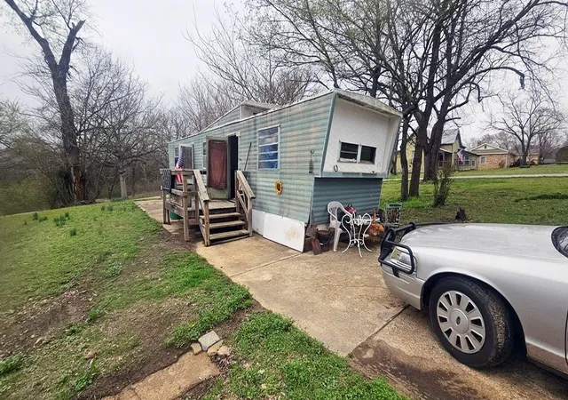 Homes for sale in Yellville, AR | 815 N Estes Ave, Yellville, AR 72687 | MLS# 1339006
