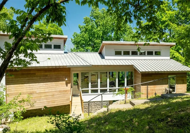 3rd image of 50 Riviera Dr, Rogers, AR 72756 | MLS# 1338991