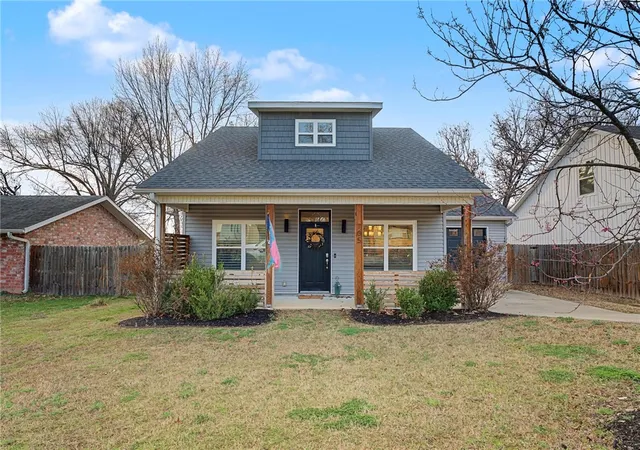 Homes for sale in Fayetteville, AR | 705 S Dockery Ln, Fayetteville, AR 72701 | MLS# 1338514