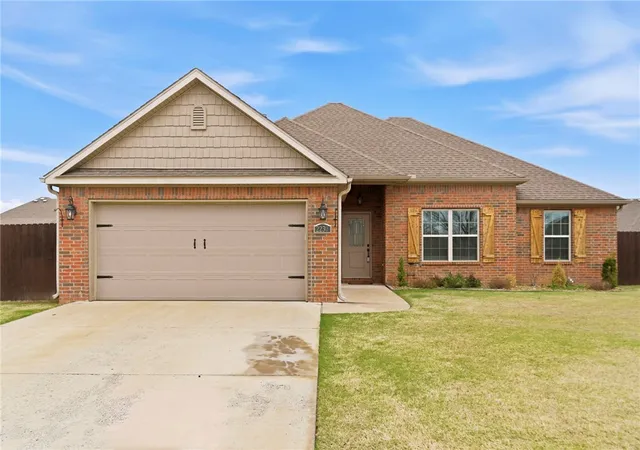 1st image of 2230 Hunter Dr, Pea Ridge, AR 72751 | MLS# 1339126