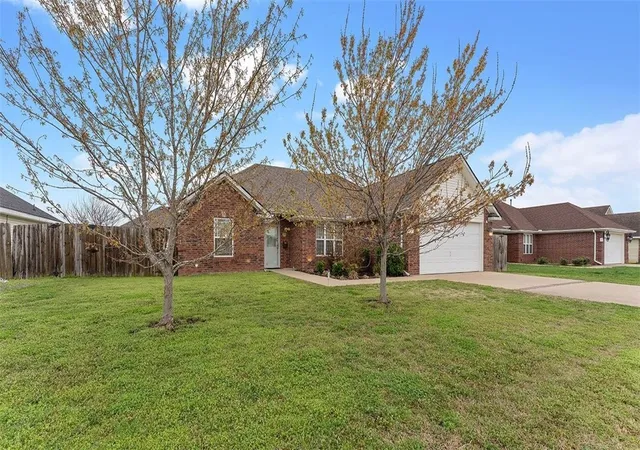 2nd image of 3111 S G St, Rogers, AR 72758 | MLS# 1339141