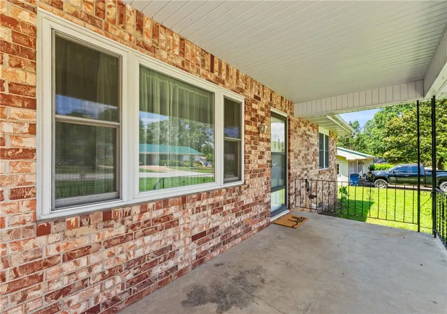 4th image of 818 Locust St, Mountain Home, AR 72653 | MLS# 1338884