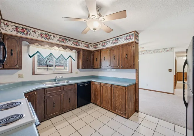 Homes for sale in Neosho, MO | 1015 Peterson Rd, Neosho, MO 64850 | MLS# 1339327
