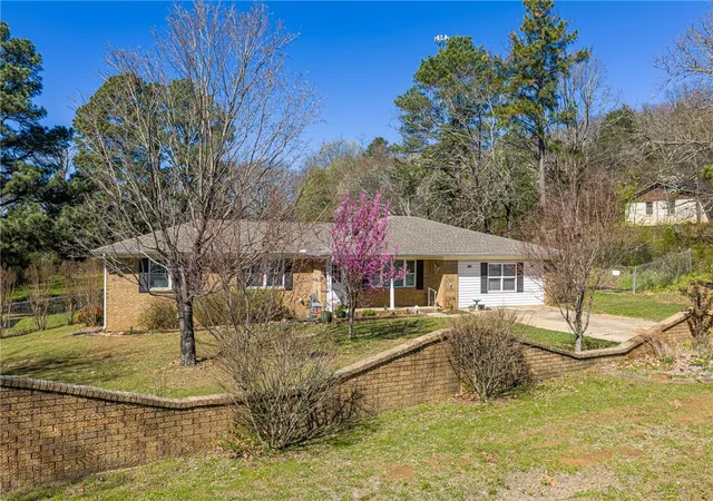 4th image of 1611 Fairfax St, Alma, AR 72921 | MLS# 1338967