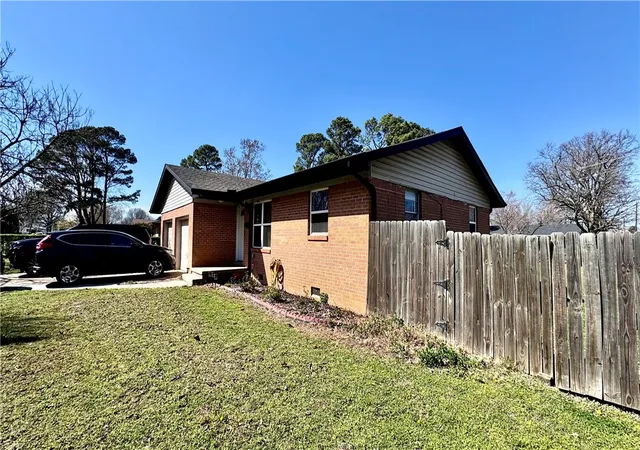 2nd image of 2000 A & B Dee Ave, Springdale, AR 72762 | MLS# 1339465