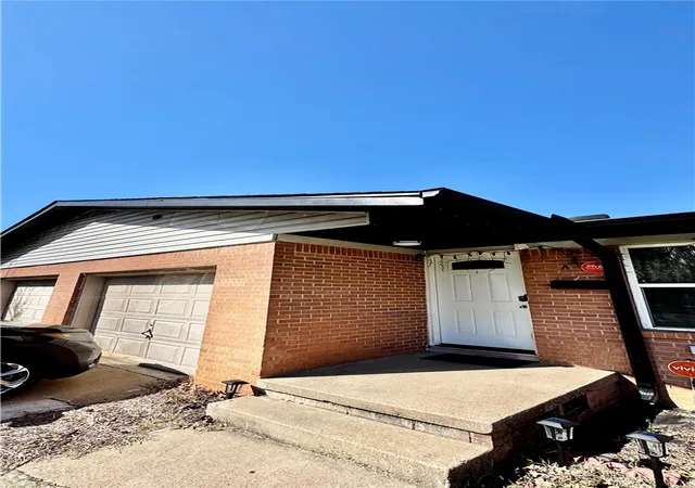 3rd image of 2000 A & B Dee Ave, Springdale, AR 72762 | MLS# 1339465