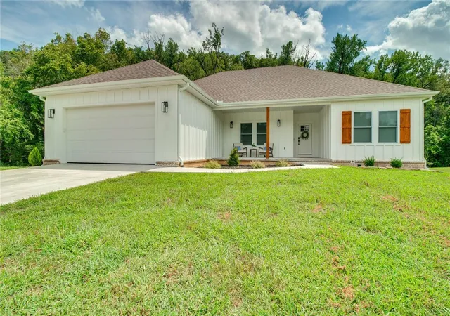 3rd image of 674 Cane Island Rd, Flippin, AR 72634 | MLS# 1336917