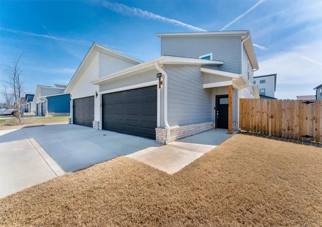 Photo 3 of House for sale at 1603 Casuarina Unit 1 & 2 Dr, Bentonville, AR 72713 | MLS# 1339133 | Listing updated on 2026-08-28