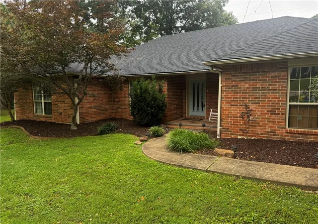 Homes for sale in Russellville, AR | 1403 Skyline Vista Ct, Russellville, AR 72802 | MLS# 1339508
