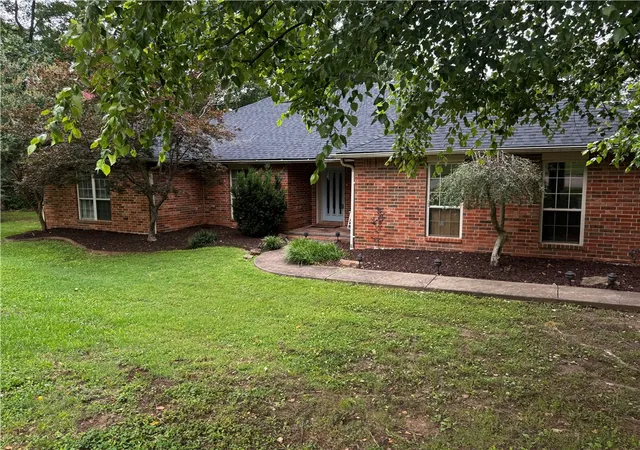 Photo 3 of Sale Pending at 1403 Skyline Vista Ct, Russellville, AR 72802 | MLS# 1339508 | Listing updated on 2026-07-13