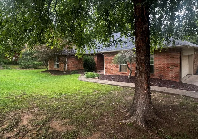 Photo 4 of Sale Pending at 1403 Skyline Vista Ct, Russellville, AR 72802 | MLS# 1339508 | Listing updated on 2026-07-13