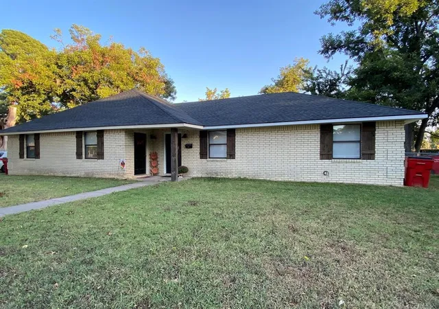 Homes for sale in Dardanelle, AR | 307 309 Market St, Dardanelle, AR 72834 | MLS# 1339571