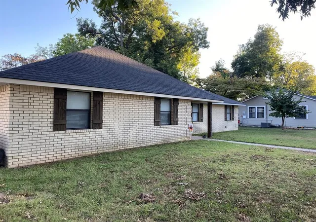 Homes for sale in Dardanelle, AR | 307 309 Market St, Dardanelle, AR 72834 | MLS# 1339571