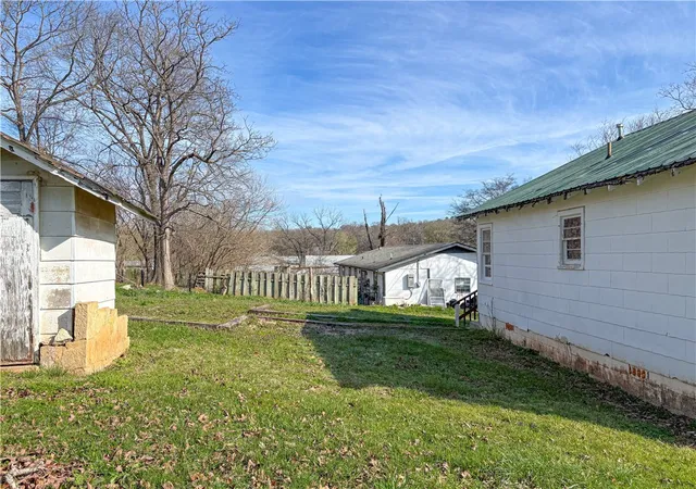 4th image of 408 N Estes Ave, Yellville, AR 72687 | MLS# 1339812