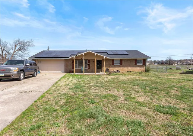 2nd image of 905 S Park Pl, Rogers, AR 72758 | MLS# 1339813
