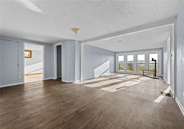 Photo 3 of Single family home for sale at 300 Summit Ln, Lanagan, MO 64847 | MLS# 1339712 | Listing updated on 2026-07-22