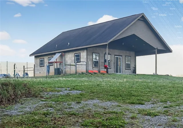 Photo 1 of Single family home for sale at 19724 Fisher Frd Rd, Siloam Springs, AR 72761 | MLS# 1339793 | Listing updated on 2026-03-31
