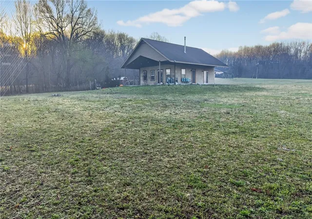 Photo 4 of Single family home for sale at 19724 Fisher Frd Rd, Siloam Springs, AR 72761 | MLS# 1339793 | Listing updated on 2026-03-31