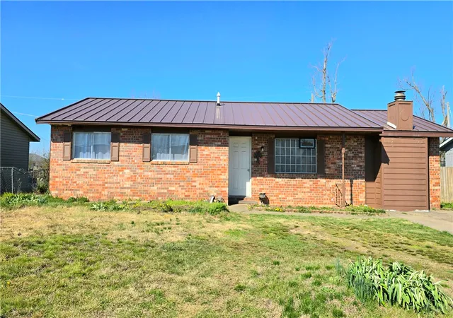 Homes for sale in Rogers, AR | 906 14th St, Rogers, AR 72756 | MLS# 1340075