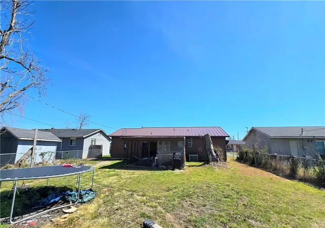 Homes for sale in Rogers, AR | 906 14th St, Rogers, AR 72756 | MLS# 1340075