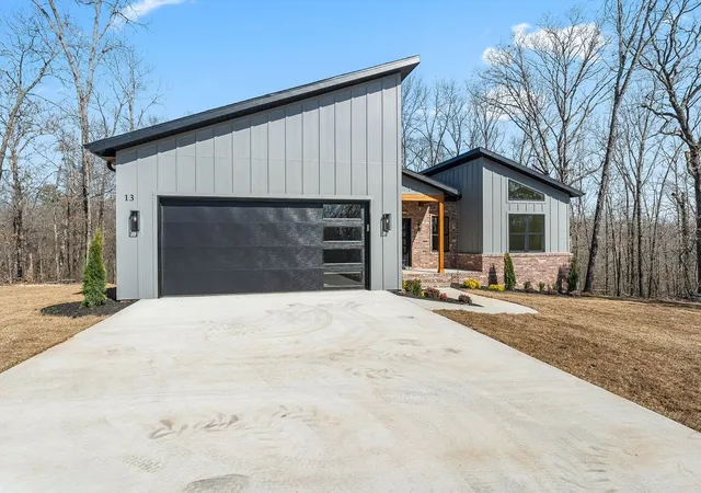 Photo 1 of Single family home for sale at 13 Horncastle Dr, Bella Vista, AR 72714 | MLS# 1339999 | Listing updated on 2026-07-29