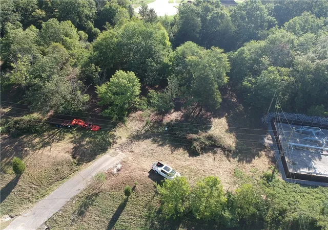 3rd image of 236 N Crossover Rd, Fayetteville, AR 72701 | MLS# 1340117