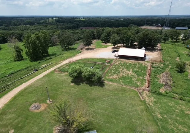 Photo 3 of House for sale at 12425 Springtown Rd, Gentry, AR 72734 | MLS# 1339080 | Listing updated on 2026-10-01