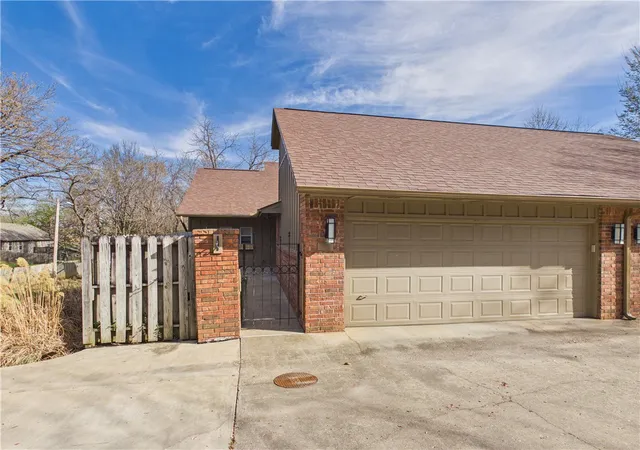 4th image of 78 E Sycamore St, Fayetteville, AR 72703 | MLS# 1340142