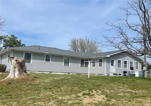 Photo 3 of Sale Pending at 2718 Highway 21 S, Berryville, AR 72616 | MLS# 1340260 | Listing updated on 2026-10-05