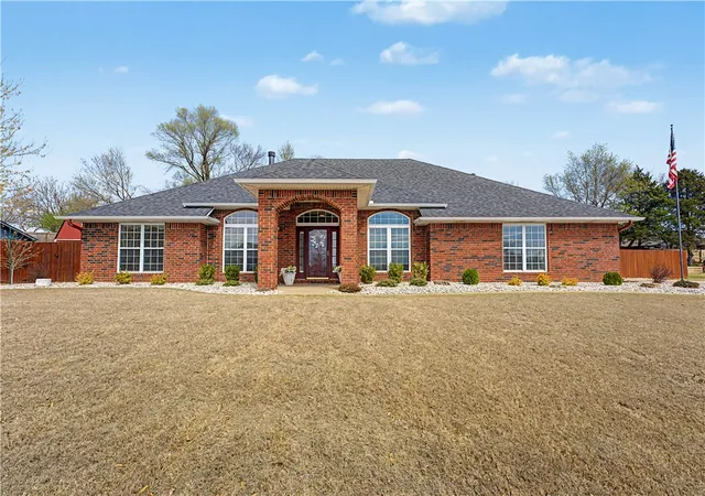 1st image of 504 Fairway Cir, Springdale, AR 72764 | MLS# 1340247