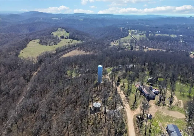 2nd image of 15936 Skyline Dr, Garfield, AR 72732 | MLS# 1340592