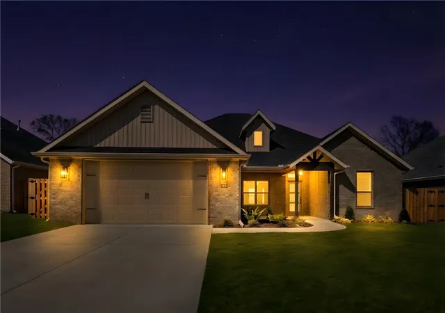 Photo 3 of Sale Pending at 1350 Overcup Oak Ln, Bentonville, AR 72713 | MLS# 1340460 | Listing updated on 2026-07-12