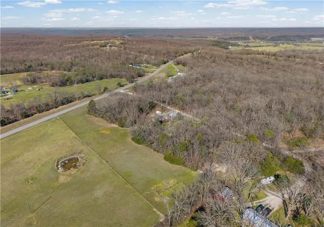 28th image of 21500 State Line Rd, Sulphur Springs, AR 72768 | MLS# 1340551