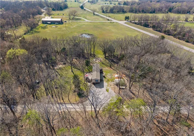 3rd image of 21500 State Line Rd, Sulphur Springs, AR 72768 | MLS# 1340551