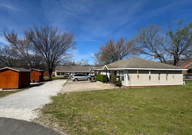 3rd image of 302 / 304 Wallace St, Prairie Grove, AR 72753 | MLS# 1340148
