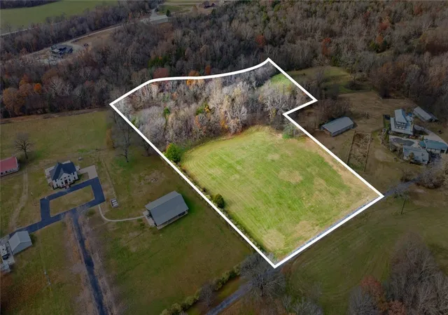 3rd image of 704 E Bowen Blvd, Fayetteville, AR 72703 | MLS# 1339215